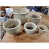 Image 2 : 5 BEIGE CLAY POT PLANTERS
