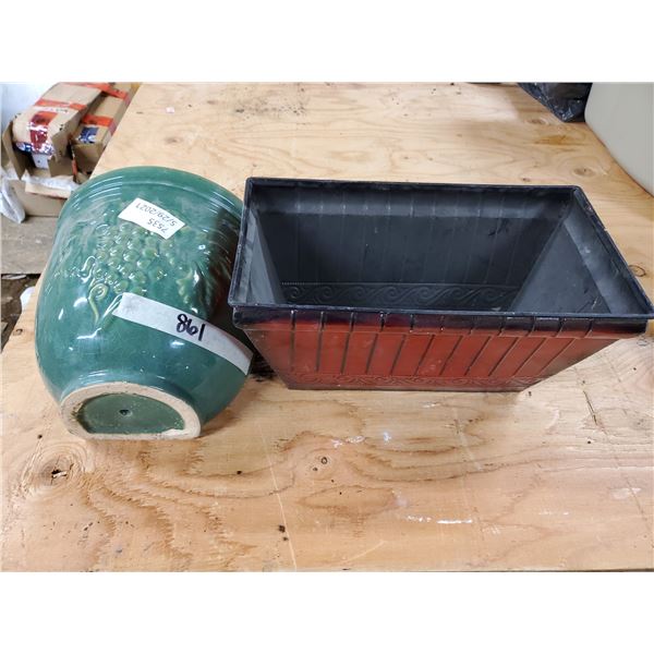 GREEN CLAY WALL HANGING POT & RED METAL POT PLANTER