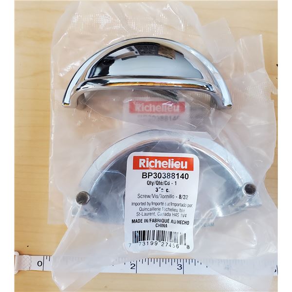 DRAWER PULLS X SEVEN 3"