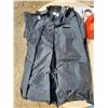 Image 4 : RAIN SUIT (MEDIUM)
