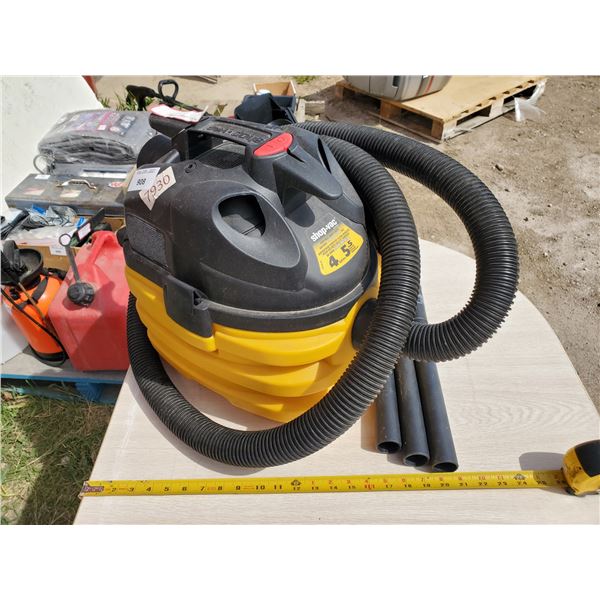 SHOP VAC W/ EXTENSIONS & TRAY