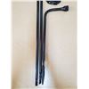Image 3 : BOTTLE JACK & TIRE IRON