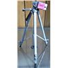 Image 1 : Tripod - adjustable