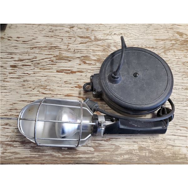 NOMA RETRACTABLE TROUBLE LIGHT