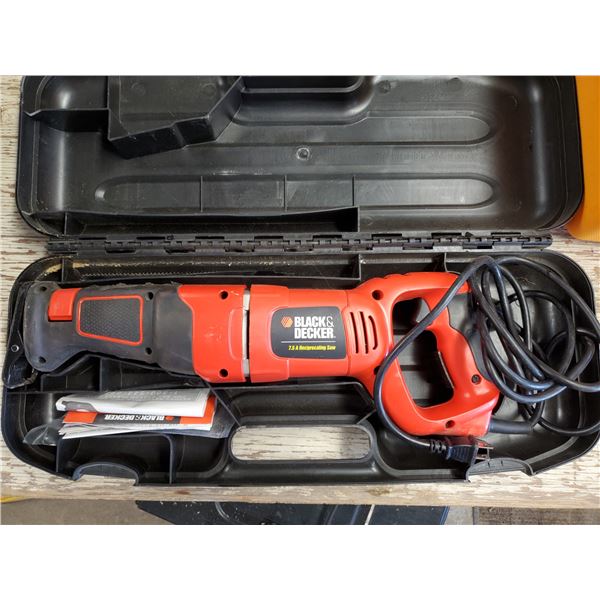 BLACK & DECKER 7.5A RECIPROCATING SAW IN CASE