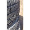 Image 4 : 4 275 60 R20 Tires (Mismatched)