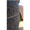Image 6 : 4 275 60 R20 Tires (Mismatched)