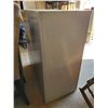 Image 3 : 3 DRAWER FILING CABINET 39"H X 36"W X 18"D