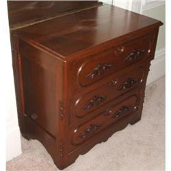 Victorian Chest of Drawers