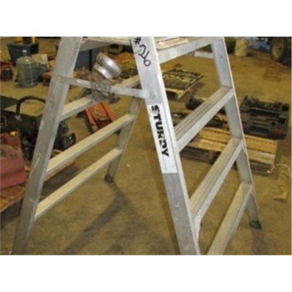 STURDY 5' SAW HORSE LADDER