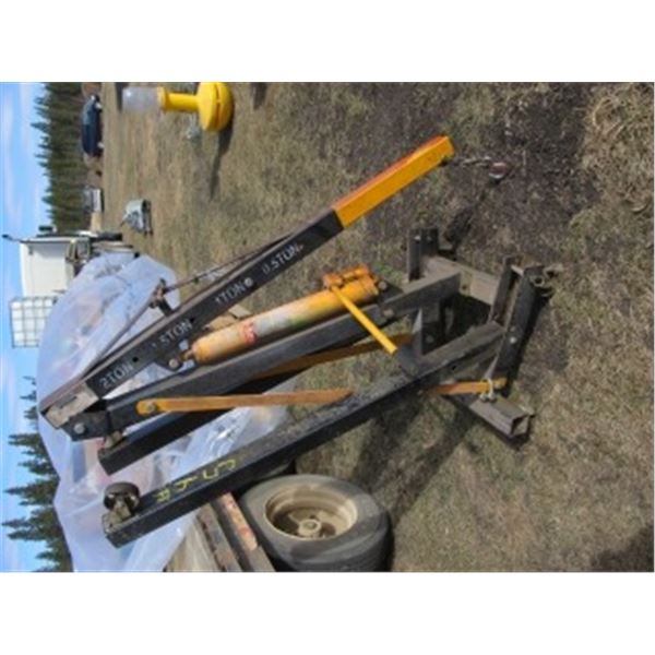 2 TON ENGINE HOIST C/W 8000 LB RAM