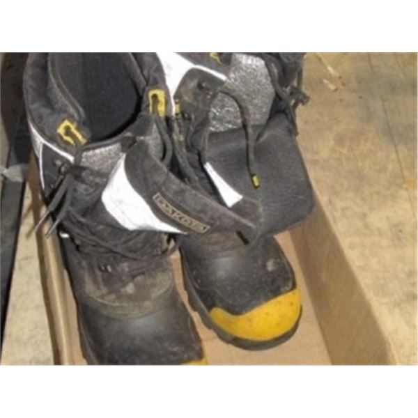 DAKOTA SIZE 9 STEEL TOE INSULATED BOOTS