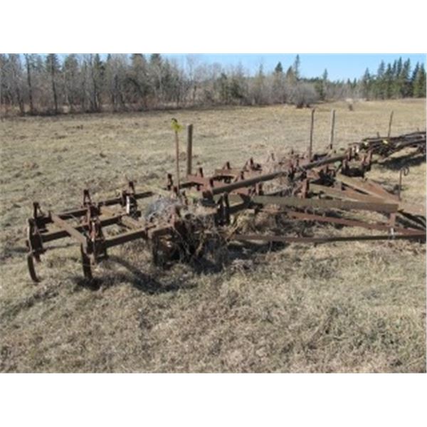 APPROX 17' GLENCOE CULTIVATOR