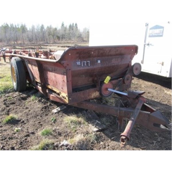 NEW HOLLAND 516 MANURE SPREADER