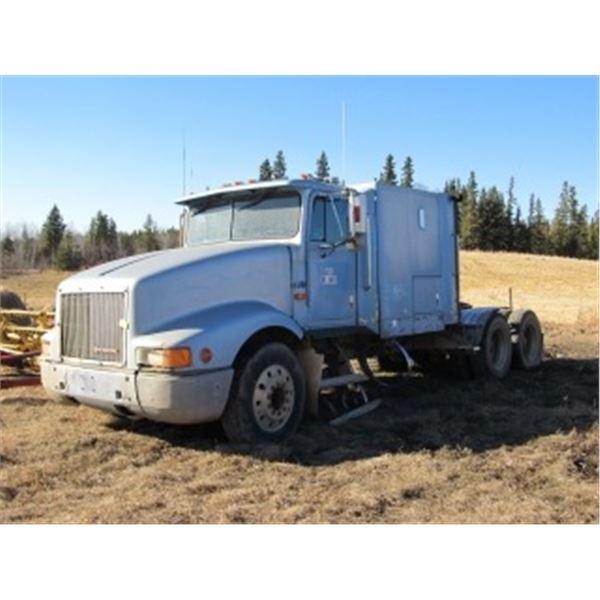 1990 IH 18 SPD; CAT 3406B; FOR PARTS; 11R24.5 RUBBER; STEEL HEADACHE RACK; 60" BUNK; 222" WB; SN #2H