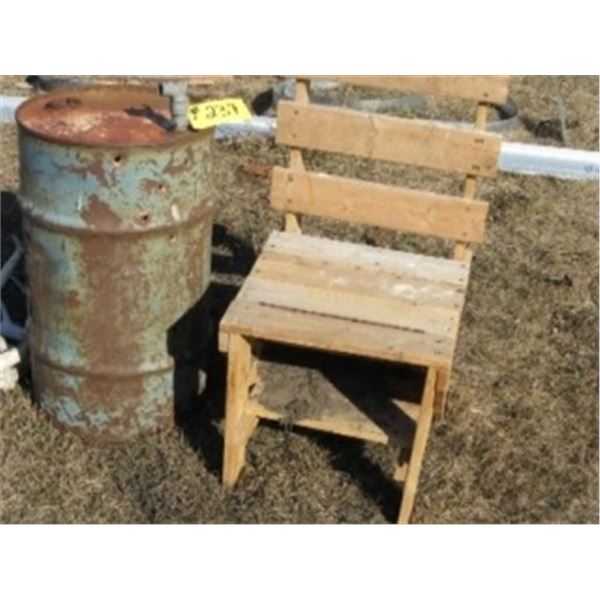 WOOD CHAIR AND BARREL