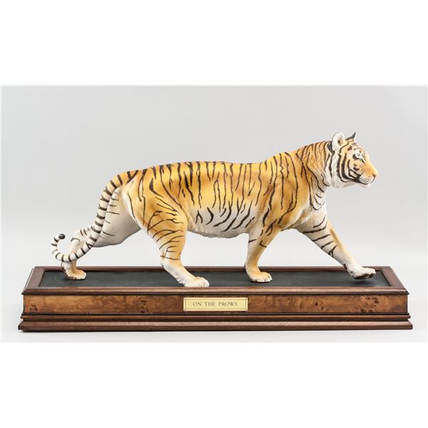 Statue Tiger on the Prowl with Stand
