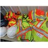 Image 3 : 10 Safety Vests, & 3 Safety Hard Helmets