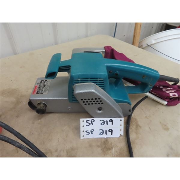 Makita 9924 DB Belt Sander- Used for One Job