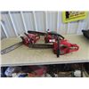 Image 1 : 3 Shindaiwa Chainsaw - Fixer Uppers 1) 488 1) 360 1) 251