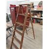 Image 3 : Wood Step Ladder & Workmate Bench