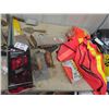 Image 3 : 2 Safety Vests, Ear Protection, Trowels, Floor Roller, Flooring Tools Plus !