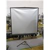 Image 2 : PROJECTOR SCREEN