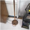 Image 2 : COPPER COLORED DUAL FLEX HEAD 1960s FLOOR LAMP
