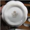 Image 2 : 8 PLACE SETTING PLUS EXTRAS OF ROYAL ALBERT VALD'OR CHINA