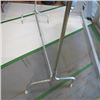 Image 2 : CLOTHES RACK ON CASTORS