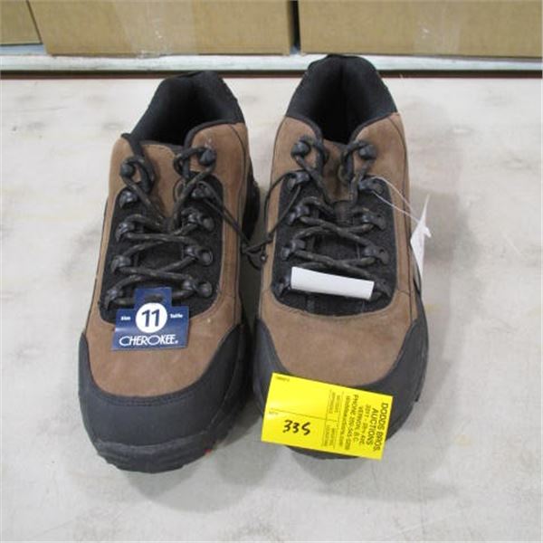 NEW PAIR OF SIZE 11 CHEROKEE HIKING SHOES