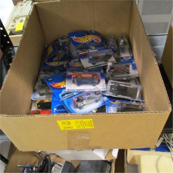 24 HOTWHEELS CARS
