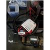 Image 1 : JUMPER CABLES AND STEERING WHEEL COVER