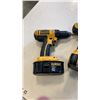 Image 2 : 3 dewalt 18v cordless drills with 2 batteries both have power