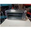 Image 1 : Black and Decker large capacity air fry convection oven working