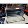 Image 3 : Black and Decker large capacity air fry convection oven working