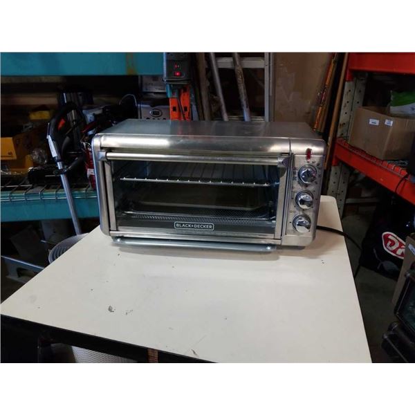 Black and Decker large capacity air fry convection oven working