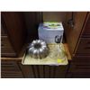 Image 1 : Cookie sheet, wine decanter/aerator, rotochamp and cake pan