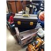 Image 1 : Toolbox with contents