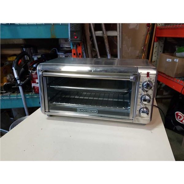 Black and Decker large capacity air fry convection oven working