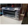 Image 2 : Black and Decker large capacity air fry convection oven working