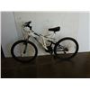 Image 1 : WHITE NEXT DISCONNECT BIKE