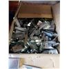 Image 5 : BOX OF TIMBER LOK FENCE CLIPS - 300 PIECES