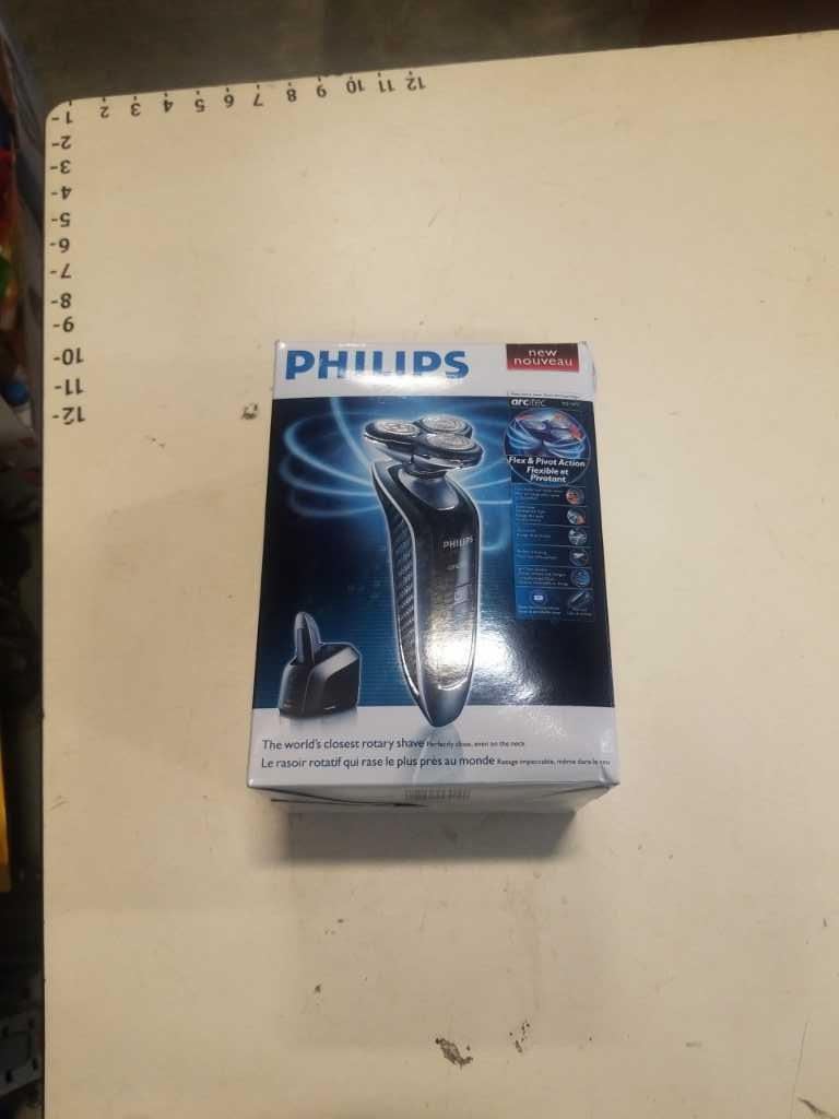 PHILIPS ELECTRIC RAZOR