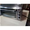 Image 2 : Black and Decker large capacity air fry convection oven working