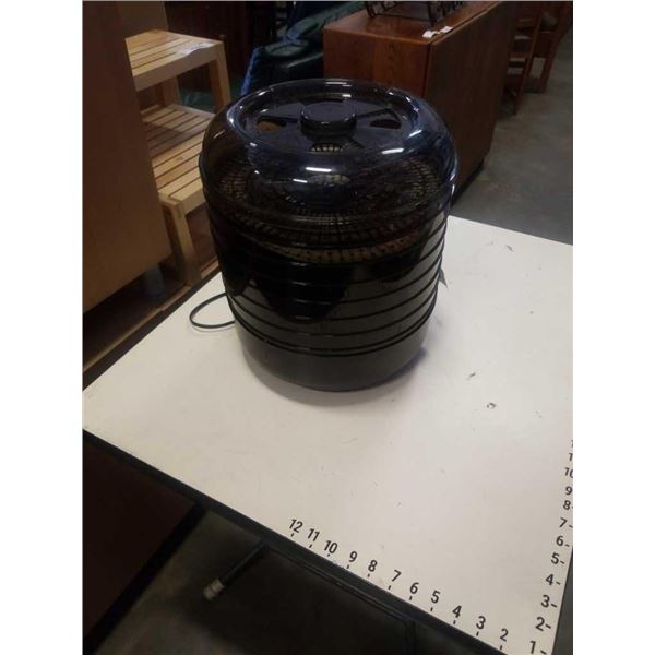 FOOD DEHYDRATOR