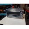 Image 1 : Black and Decker large capacity air fry convection oven working