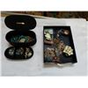 Image 1 : LOT OF JEWELRY, CHINA FLOWERS, RHINESTONES, TURQUOISE
