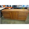 Image 1 : PALLISER OAK 6 DRAWER DRESSER