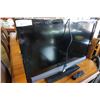 Image 2 : VIZIO 39 INCH TV